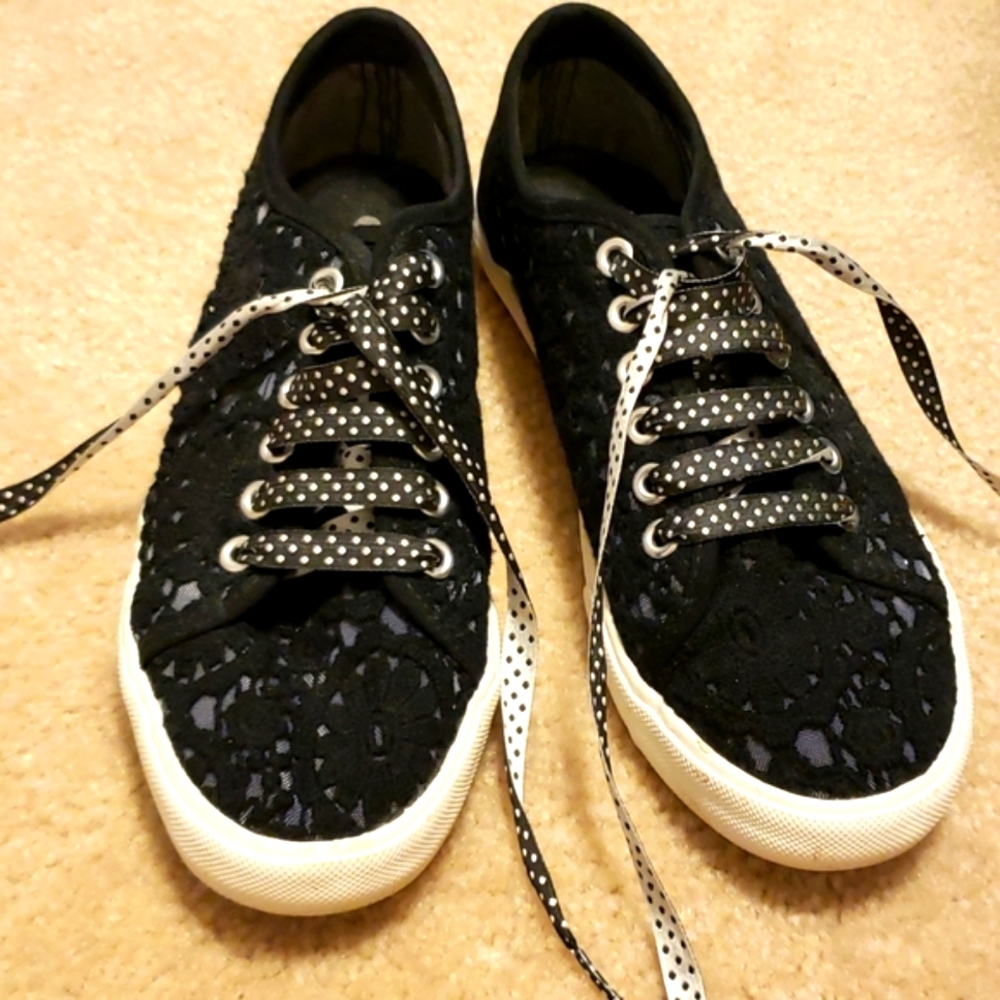 Eram lace design sneakers
